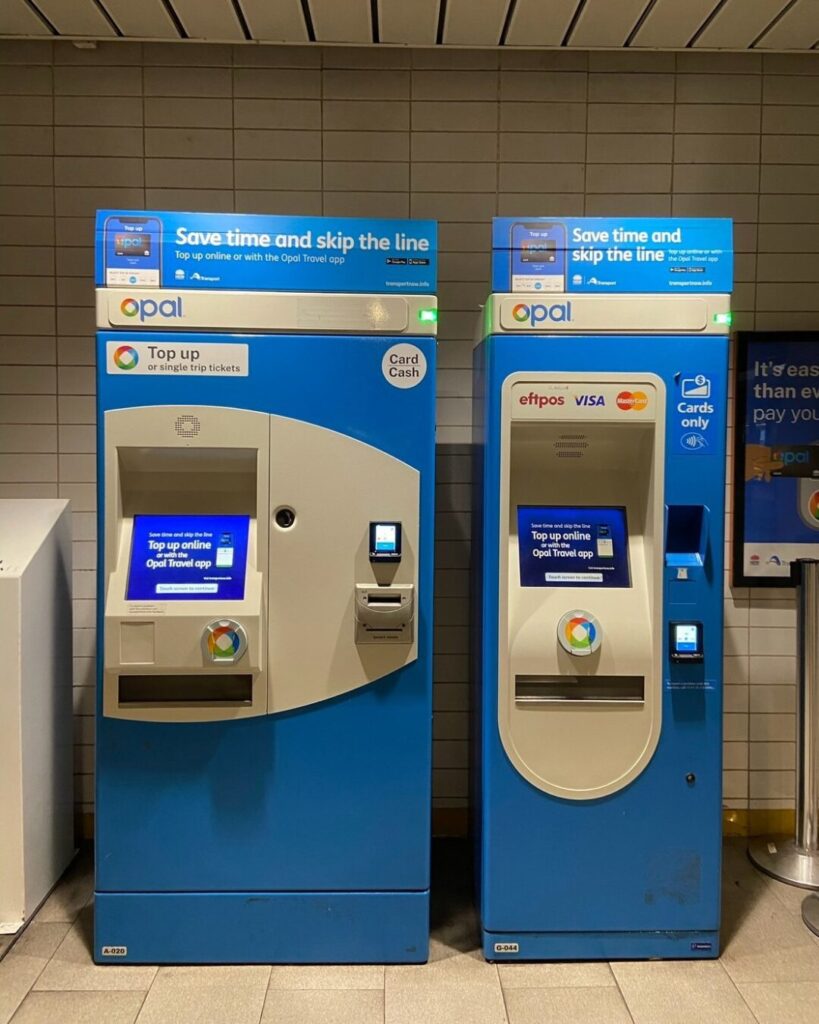 オパールカードのチャージ機