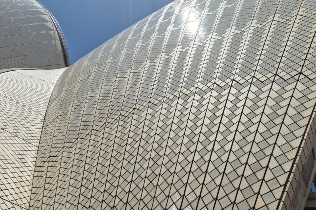 オペラハウスの外観タイル