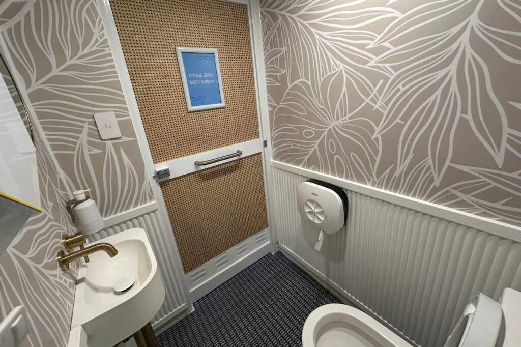 シーモートンのクルーズ船トイレ