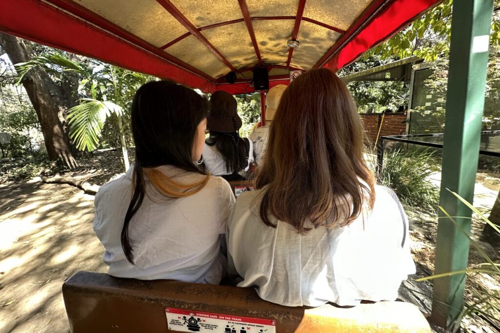 カランビン動物園内の列車