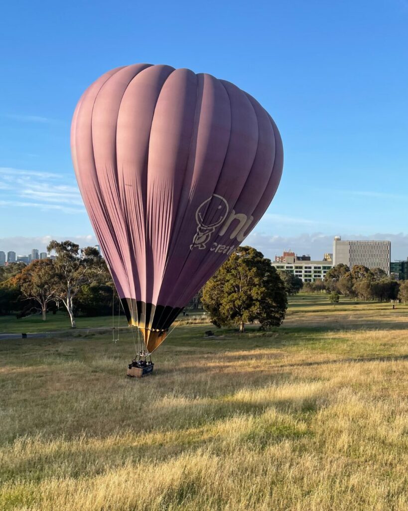メルボルン熱気球着地