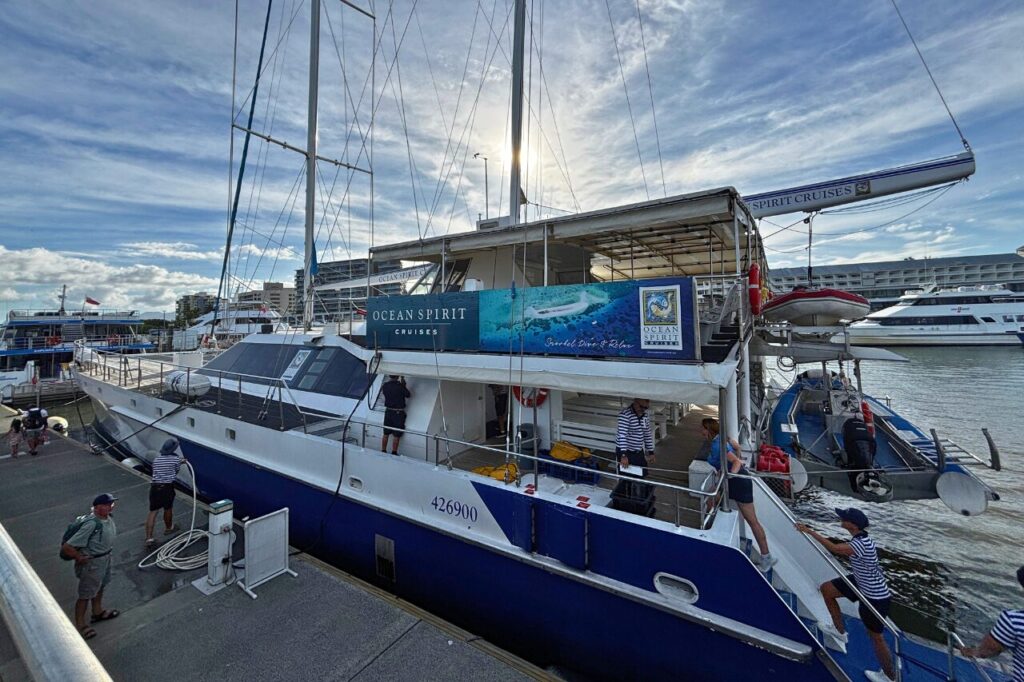 ミコマスケイツアーのオーシャンスピリットクルーズ