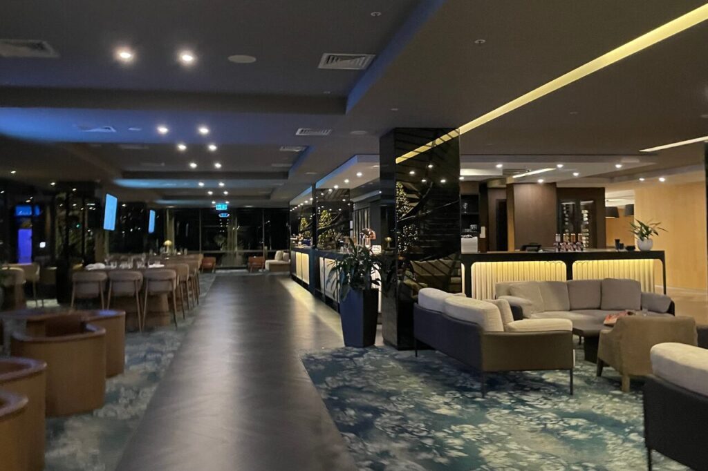 プルマン・メルボルンホテルのロビー