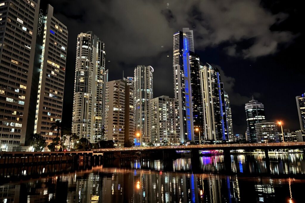 シーワールド・ディナークルーズの夜景