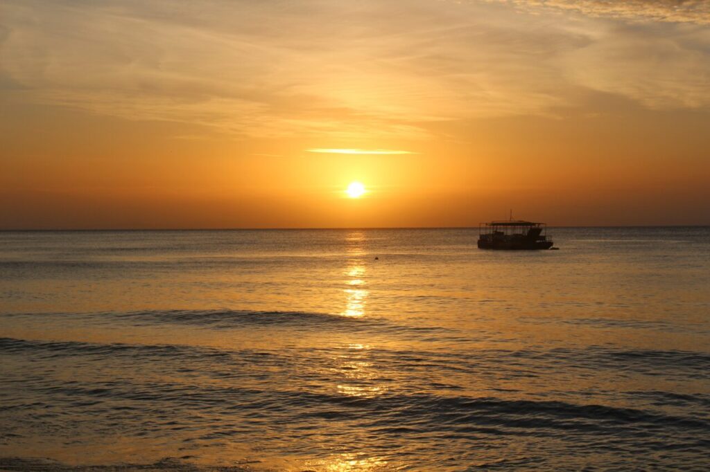 タンガルーマリゾートの夕焼け