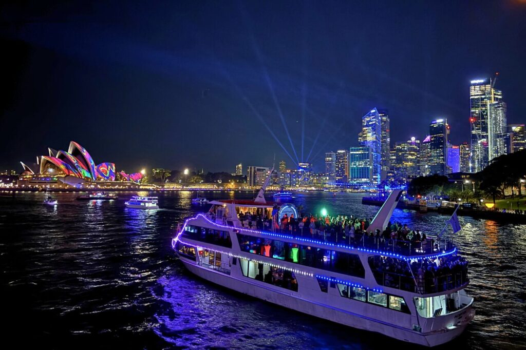 ビビッド・シドニークルーズ