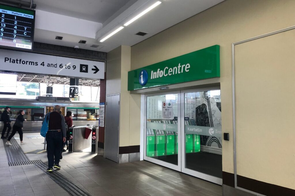 パース駅のインフォセンター