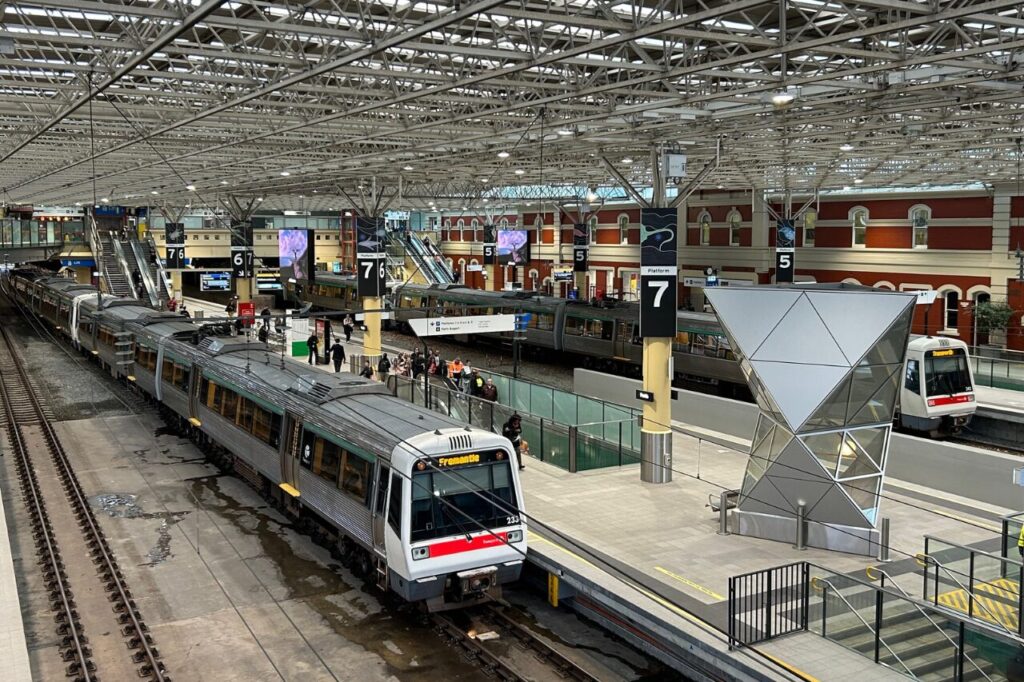 パース公共電車