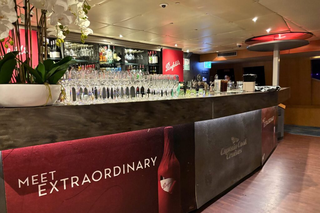 シドニー湾ゴールドディナークルーズのワインセレクション